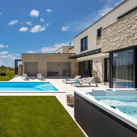 Estate Willa *