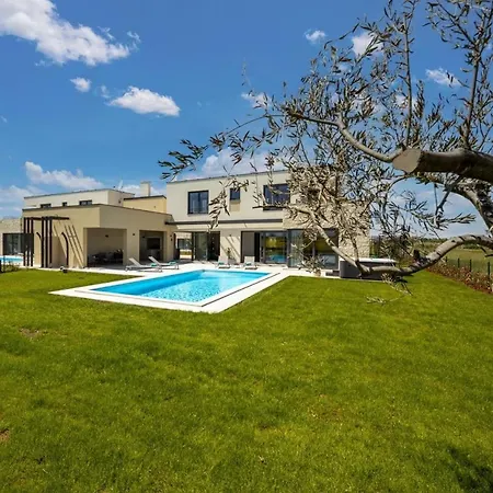 Estate * Brtonigla